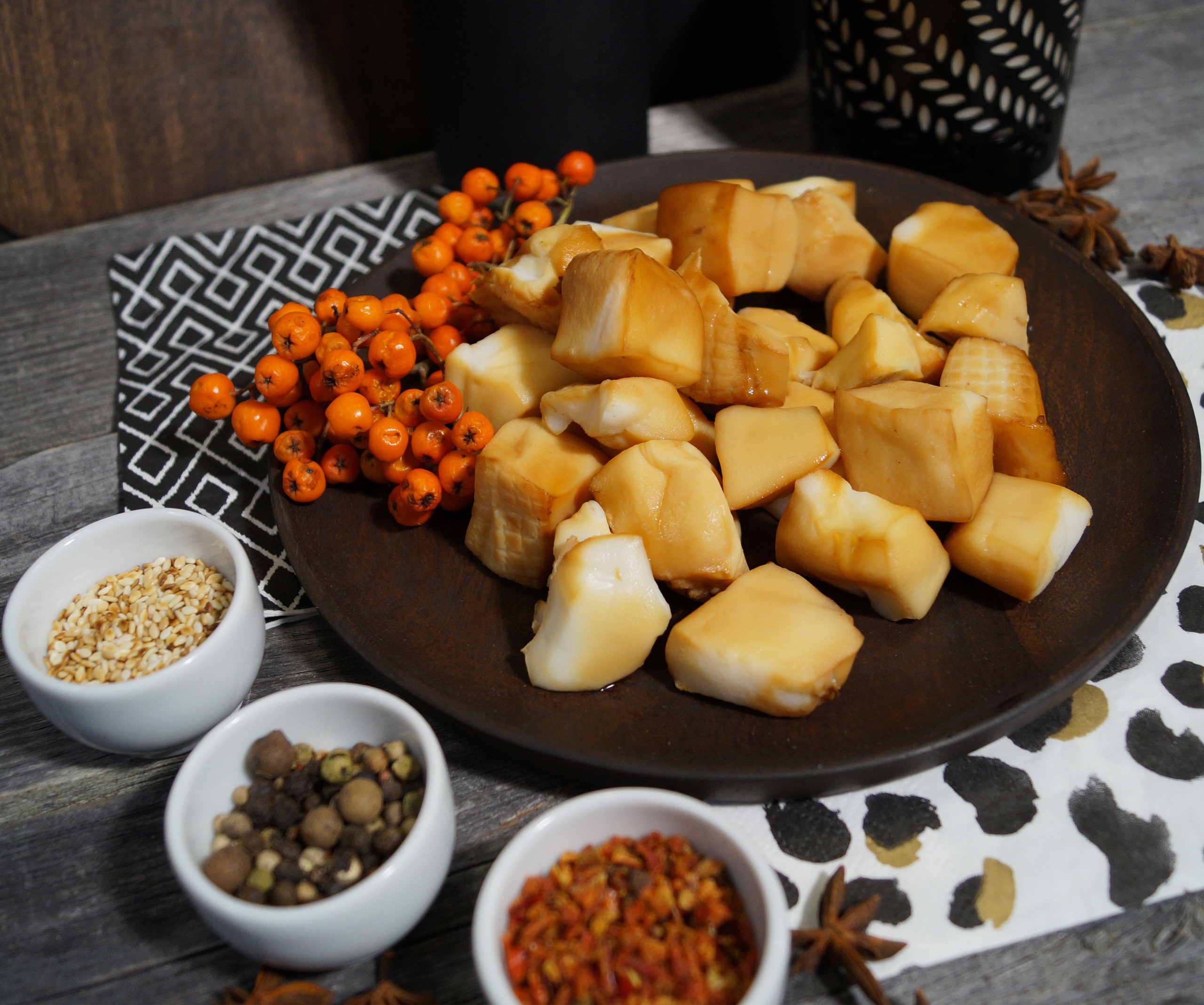 Кальмар гигантский, ломтики деликатесные горячего копчения, вакуум.упак., 300 г